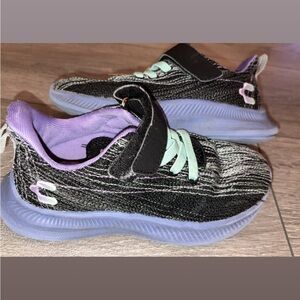 CHARLY Girls Cross Stitch Tennis Shoes Athletic Black Purple Size 1 Pre-loved
